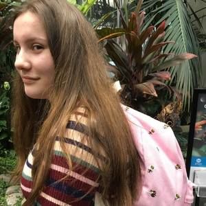 Meet your Posher, Ava